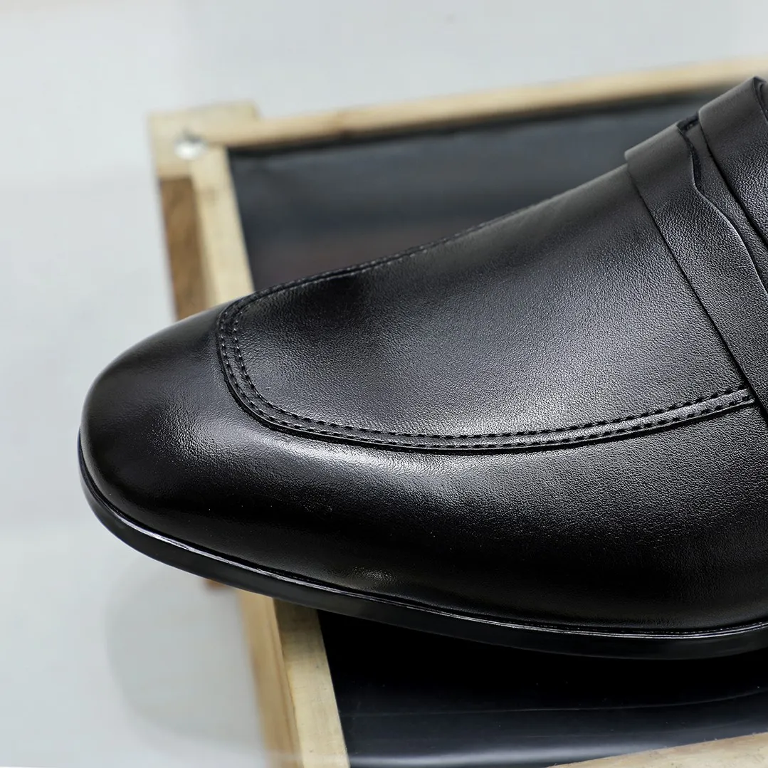Men's shoes 💰460 🔥Ferragamo's new men's casual slip-on shoes🇨🇳Official website original 1:1 mold, original quality💯Fine workmanship, high-end luxury☘The upper is made of imported Italian first-layer cowhide🌴Luxurious water dyeing🐂Leather lining🍓Rubber wear-resistant and non-slip outsole, breathable and comfortable to wear🍍The first choice for high-grade men, 5 colors available! Code number 38-44 (45.46. Customized)